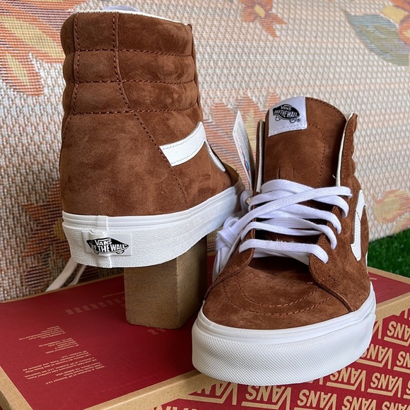 Vans Men’s Sk8-Hi
Pig Suede Tortoise Shell
VN0A7Q5N1RE
Sneakers - Picture 10 of 16